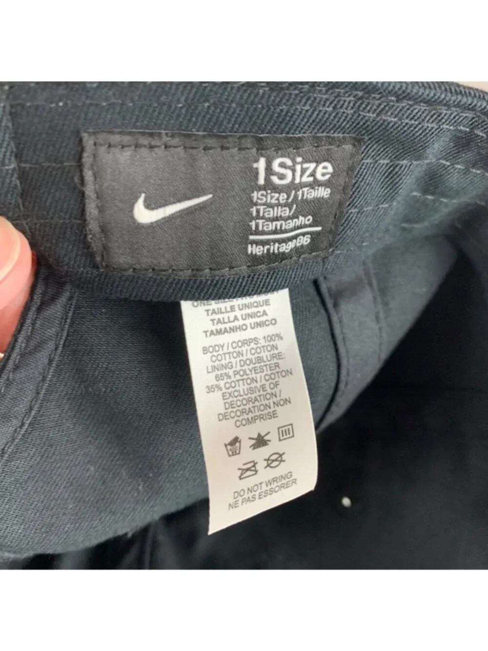 Nike Heritage86 Unisex Black Relaxed Fit Strapback Adjustable Hat 913011-010